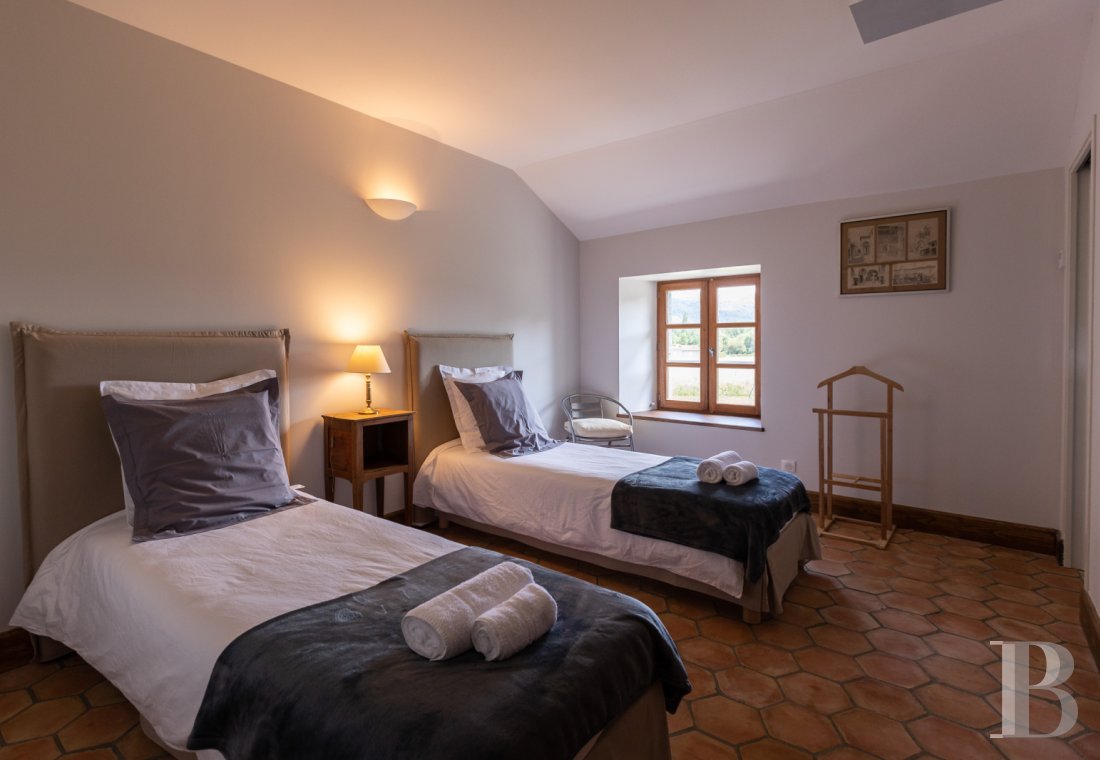 A former 17th-century farmhouse in the shadow of a chateau, in Saint-Alban-Auriolles in the Ardèche - photo  n°18